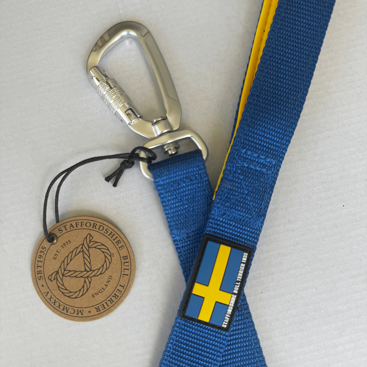 Staffordshire Bull Terrier 1935® Nylon Leash - Sweden Edition - Royal Blue & Yellow - Carabiner - Bild 2